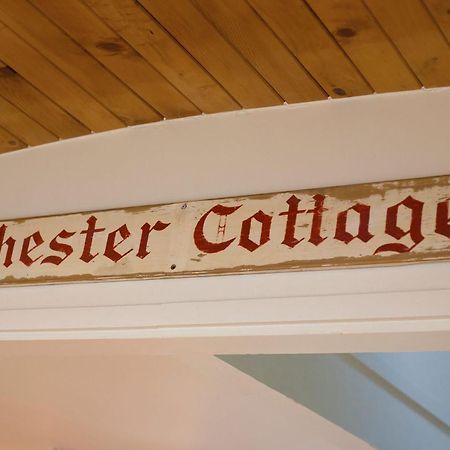 Chester Cottage Beachfront Oakura Exteriör bild