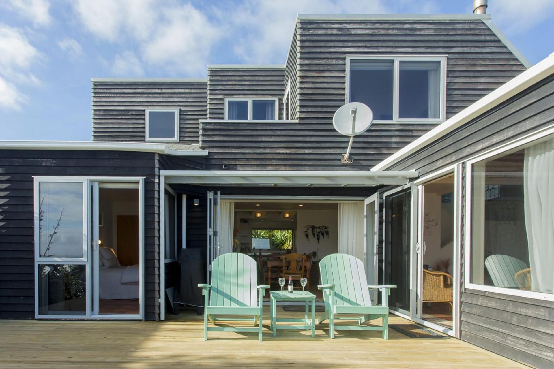 Chester Cottage Beachfront Oakura Exteriör bild