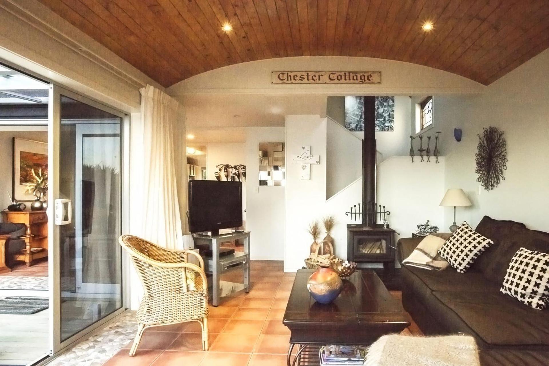Chester Cottage Beachfront Oakura Exteriör bild