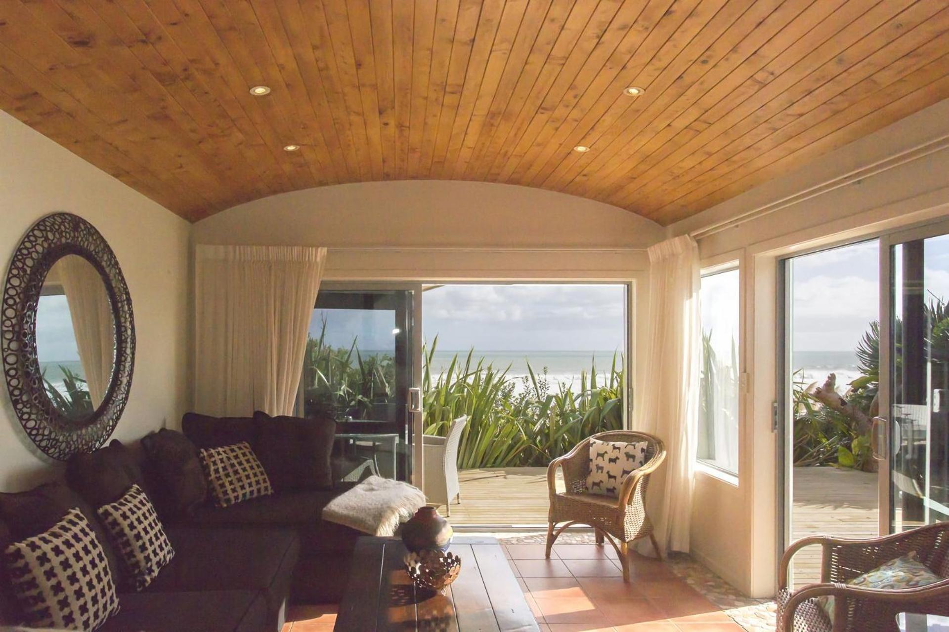 Chester Cottage Beachfront Oakura Exteriör bild