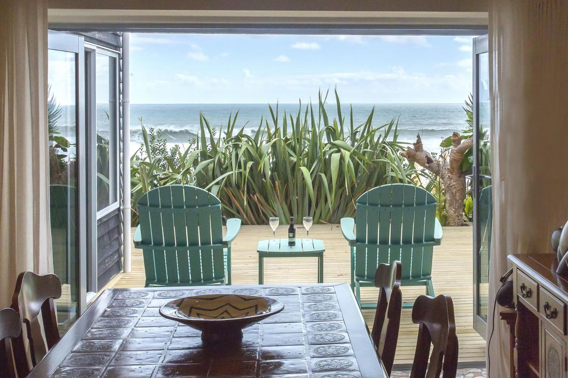 Chester Cottage Beachfront Oakura Exteriör bild